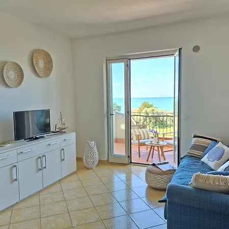 Casa Vacanze-halivita Апартаменты *